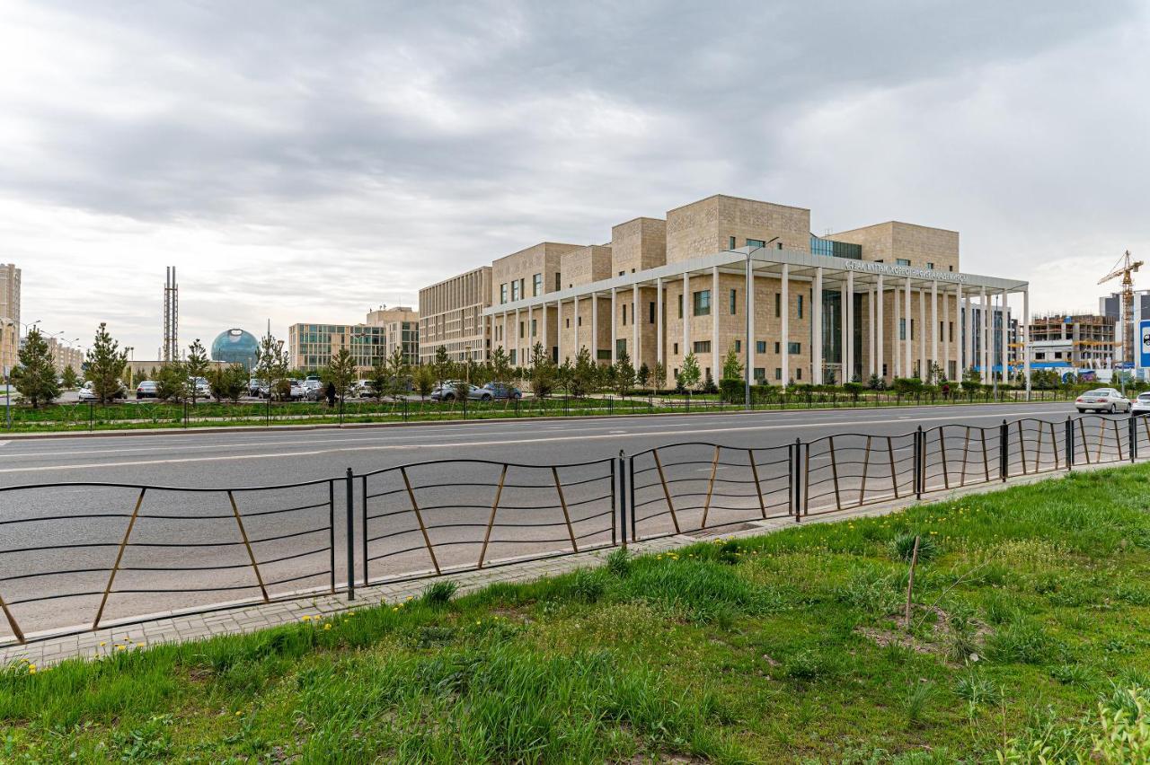 Шикарная Квартира На Против Сада Astana Ngoại thất bức ảnh