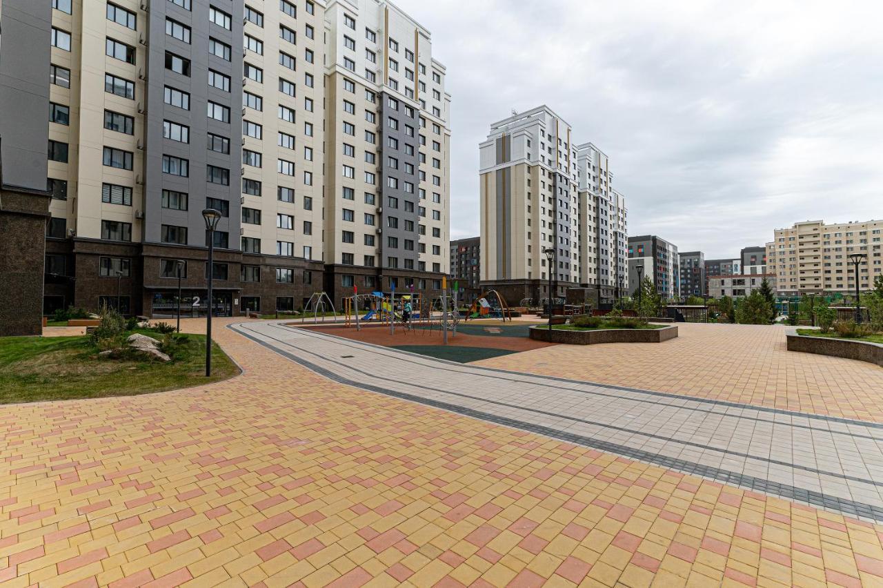 Шикарная Квартира На Против Сада Astana Ngoại thất bức ảnh