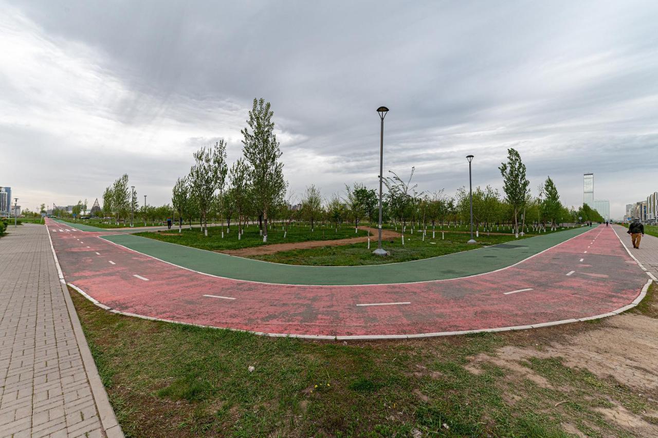 Шикарная Квартира На Против Сада Astana Ngoại thất bức ảnh